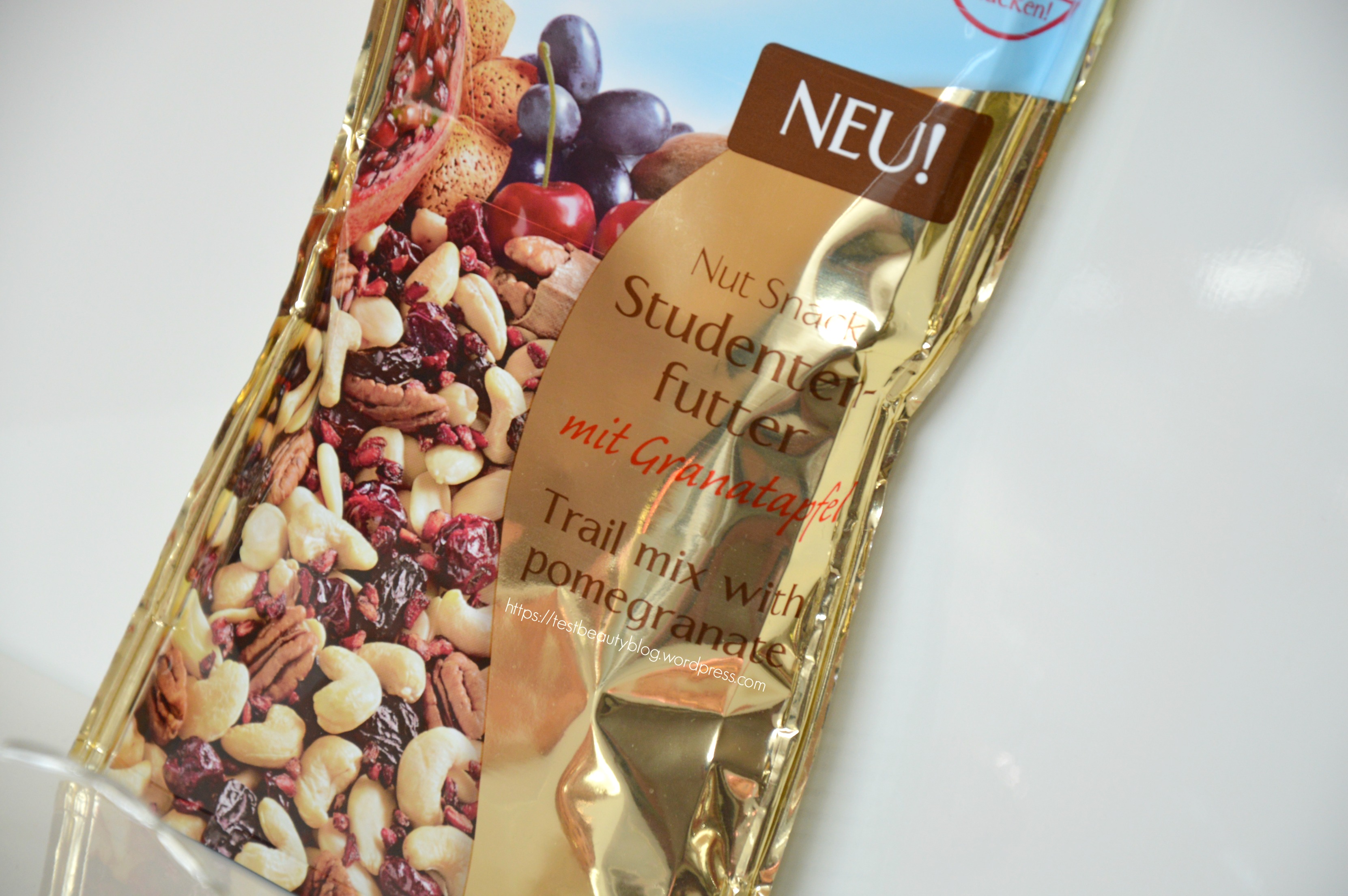 Studentenfutter mit Granatapfel – Farmer’s Snack