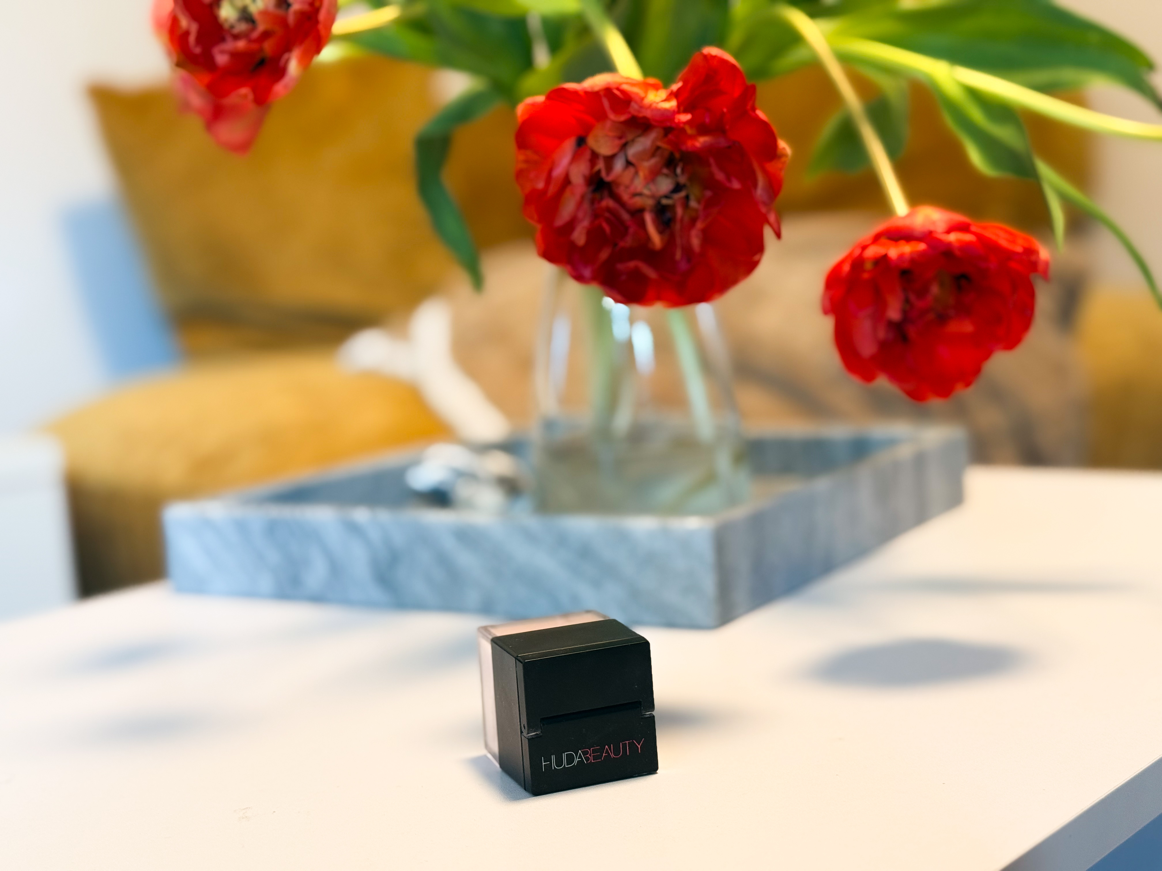 Huda Beauty Baby Bake: Ultimate Brightening Powder Review